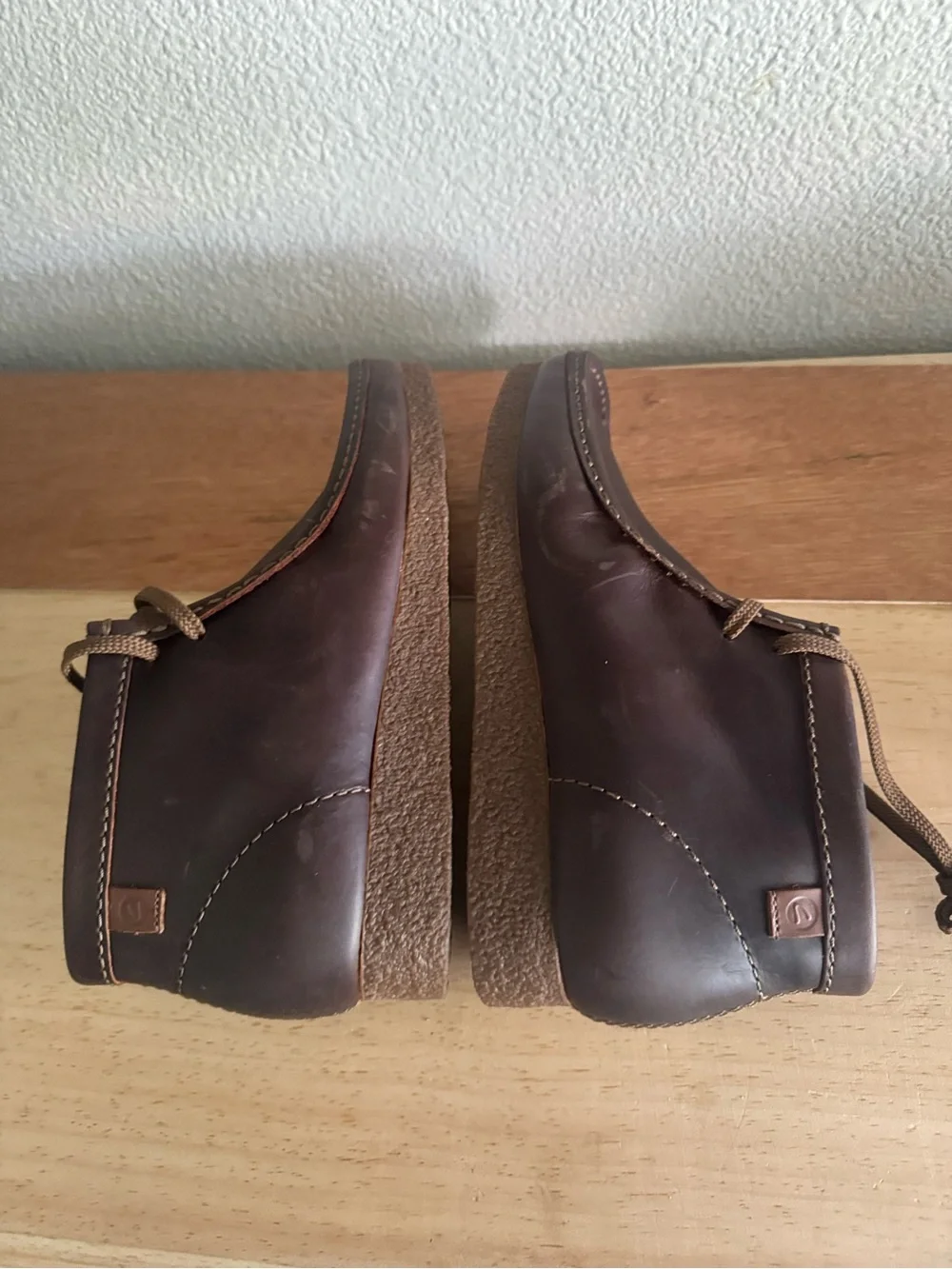 CLARKS Men's Leather shacre Boots in beeswax brown size 9